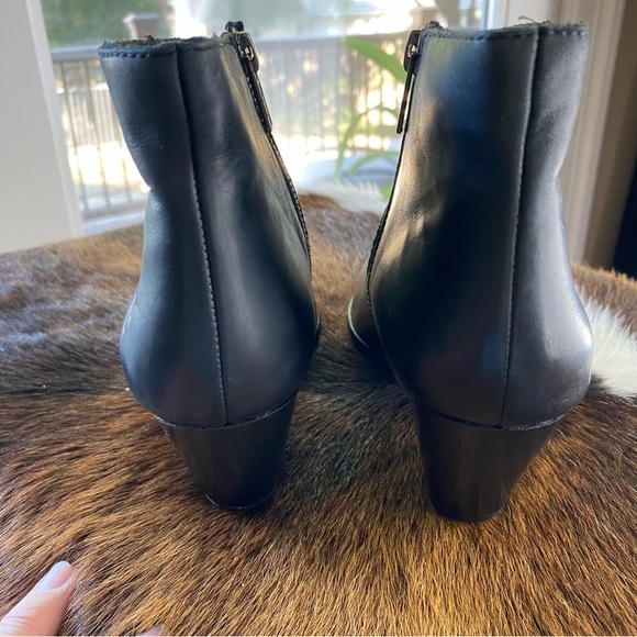 Frye Black Leather Western Ankle Booties SZ 6 - Picture 5 of 11